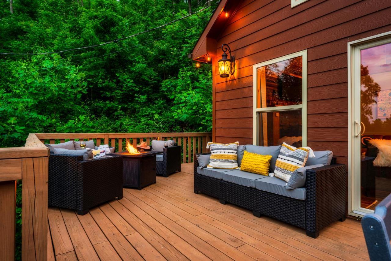Mountainside - New Luxury Cabin-Fire Table-Hot Tub-3 Pools-Ps5-Bears جاتلينبرج المظهر الخارجي الصورة