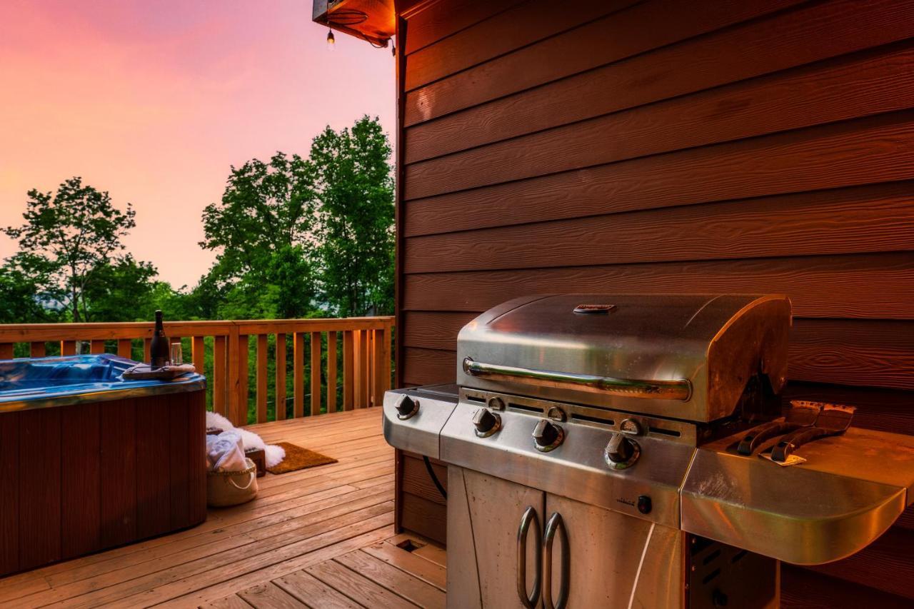 Mountainside - New Luxury Cabin-Fire Table-Hot Tub-3 Pools-Ps5-Bears جاتلينبرج المظهر الخارجي الصورة