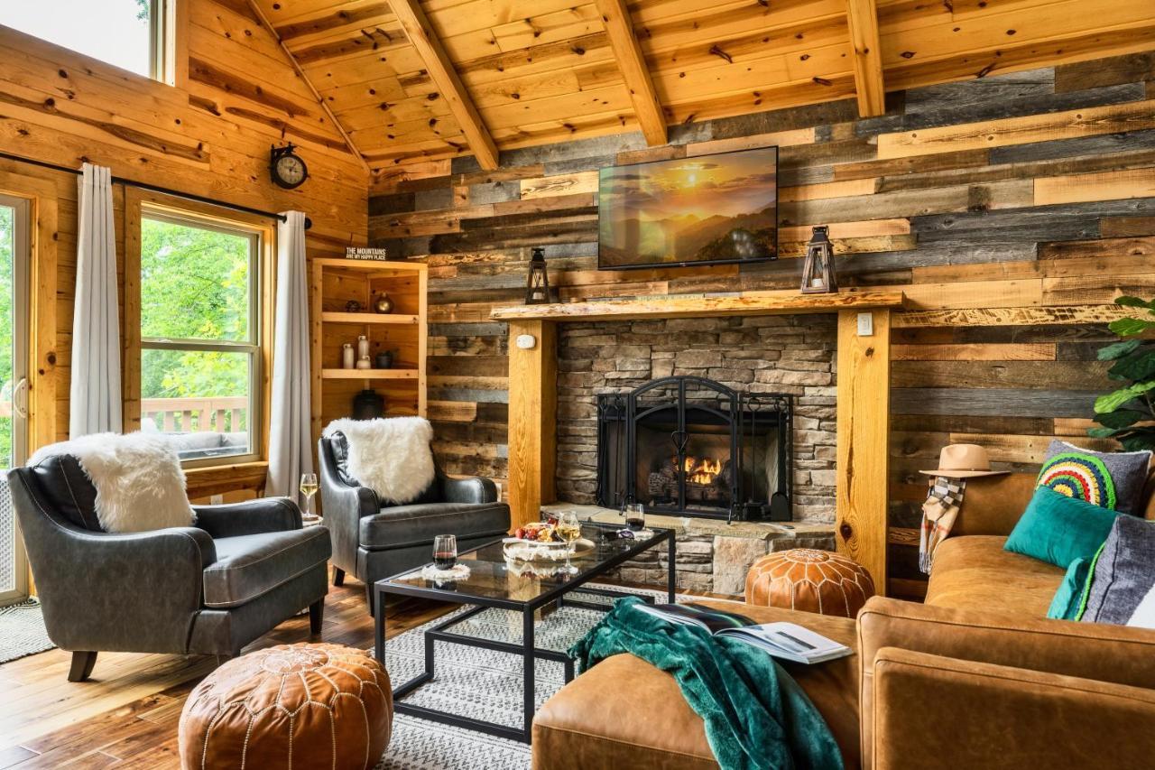 Mountainside - New Luxury Cabin-Fire Table-Hot Tub-3 Pools-Ps5-Bears جاتلينبرج المظهر الخارجي الصورة