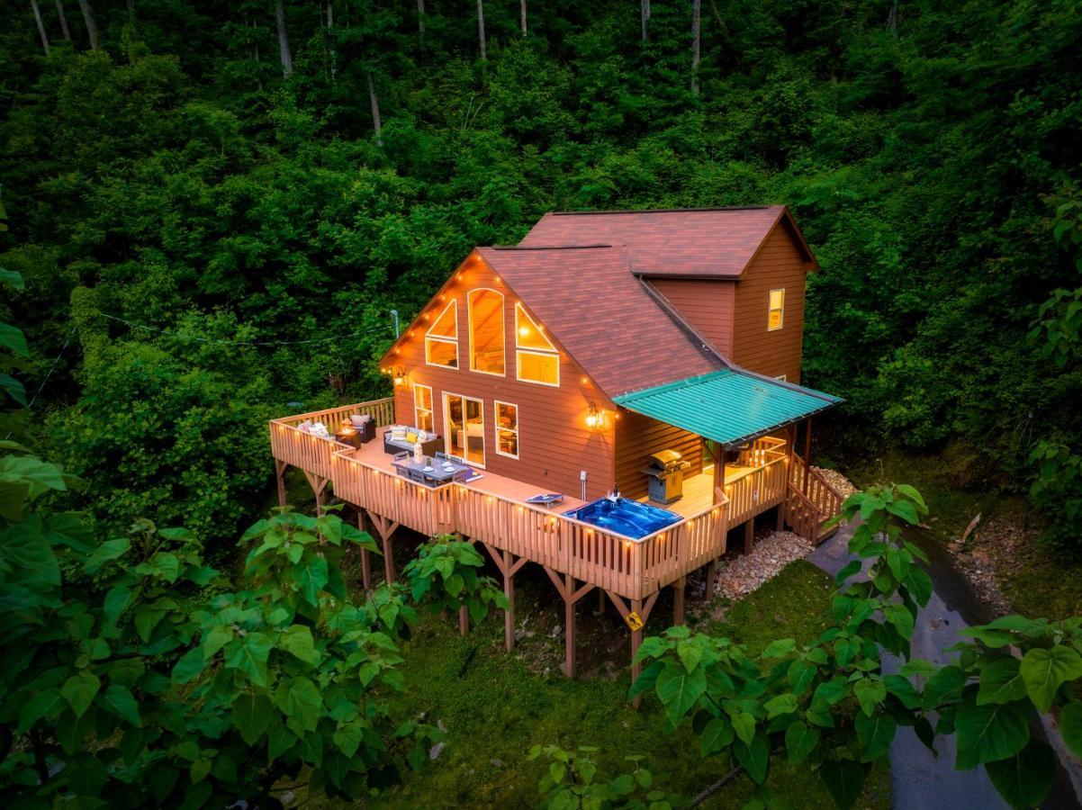 Mountainside - New Luxury Cabin-Fire Table-Hot Tub-3 Pools-Ps5-Bears جاتلينبرج المظهر الخارجي الصورة