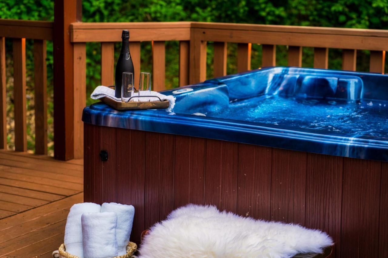 Mountainside - New Luxury Cabin-Fire Table-Hot Tub-3 Pools-Ps5-Bears جاتلينبرج المظهر الخارجي الصورة