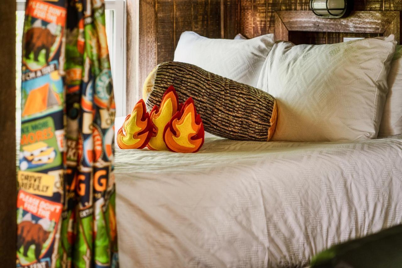 Mountainside - New Luxury Cabin-Fire Table-Hot Tub-3 Pools-Ps5-Bears جاتلينبرج المظهر الخارجي الصورة